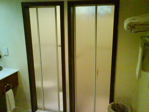 Bathroom and toilet area in the chalet