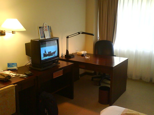 Holiday Inn room snapshot 2