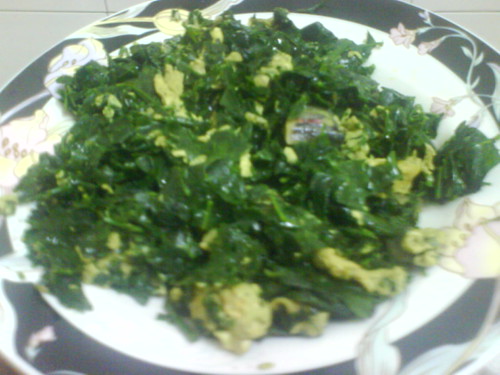 Stir-fried cangkuk manis with egg