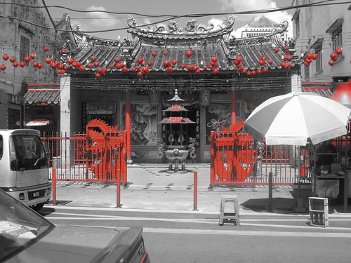 Chinese temple opposite Lau Ya Keng Food Court