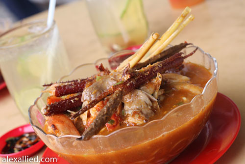 Asam tom yam noodles with large prawns at Glory Cafe