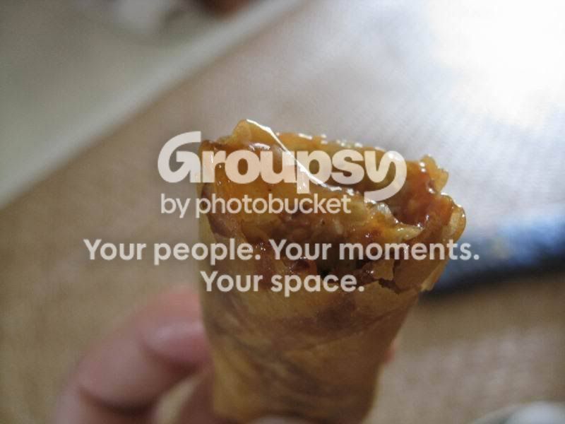 Golden-brown fried popiah ready to serve